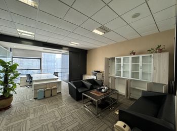 金融城110m²写字楼出租，参考报价：3750元/月