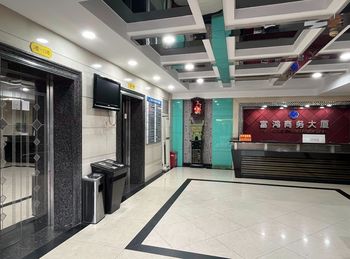 富鸿大厦 >135m²写字楼出租，参考报价：3510元/月