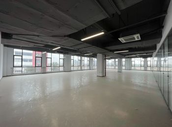 浙江中荷(嘉善)产业合作园100m²写字楼出租，参考报价：2000元/月