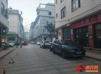 大理大理市明珠广场85m²商铺转让，参考报价：2500元/月