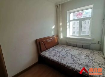 海拉尔警校住宅楼，3室1厅房子出租(整租)，租金每月1200元