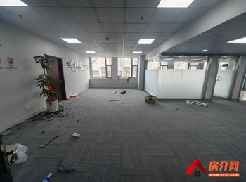 商会大厦356m²写字楼出租，参考报价：9000元/月