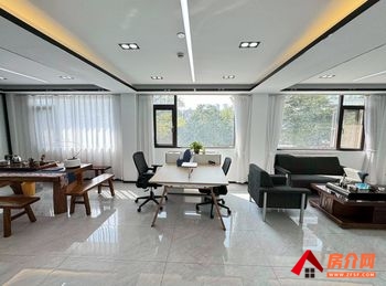 云上之诚商务中心 >195m²写字楼出租，参考报价：6435元/月