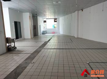 大渡口跃进村300m²商铺出租，参考报价：5400元/月