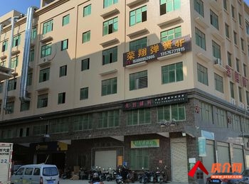 石狮石狮泰禾广场300m²商铺出租，参考报价：1500元/月