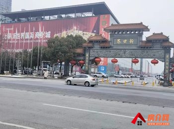 新吴江溪306m²商铺出租，参考报价：7650元/月