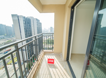 合景领峰花园小区房屋出售，江海合景领峰花园，3室2厅，报价：78.5万元