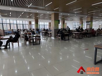崇川中央商务区35m²商铺出租，参考报价：900元/月
