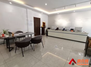 铜官北斗星城95m²商铺转让，参考报价：5600元/月
