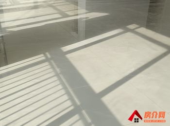 日照贵和大厦154m²写字楼出租，参考报价：2166元/月