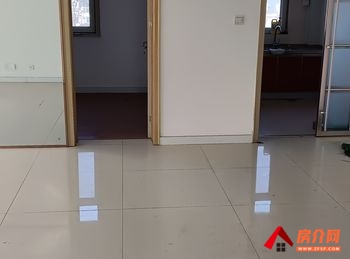 王府金座130m²写字楼出租，参考报价：2166元/月
