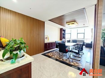 昆明钻石广场 >430m²写字楼出租，参考报价：面议