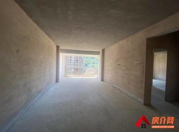 凯里常驰山与城，4室2厅二手房出售,报价：36.6万元