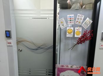 浦东陆家嘴700m²商铺出租，参考报价：800元/月