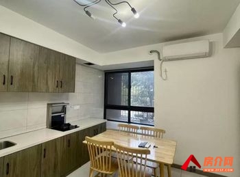 黄石港黄石摩尔城，1室1厅房子出租(整租)，租金每月1700元