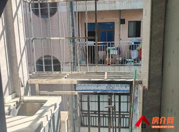 凤岗凤岗永盛大街自建房，1室0厅房子出租(整租)，租金每月899元