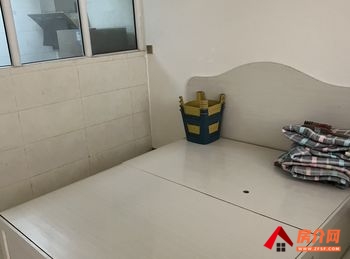 喀什市中亚商贸城，1室1厅房子出租(整租)，租金每月750元