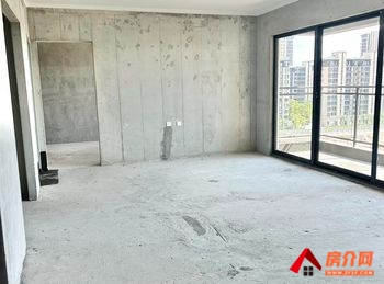 昆明呈贡卓越滇池晴翠观潮府1期,4室2厅二手房出售,报价：105万元