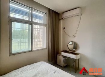 黄石港黄石摩尔城，1室1厅房子出租(整租)，租金每月1400元