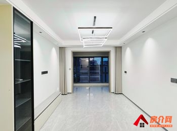 龙湖天境小区房屋出售，高新区龙湖天境，3室2厅，报价：99万元