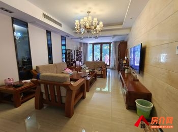 招商北固湾(南区)小区房屋出售，镇江京口招商北固湾(南区),4室3厅，报价：327万元