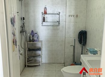 喀什市警苑小区，3室2厅房子出租(整租)，租金每月2000元