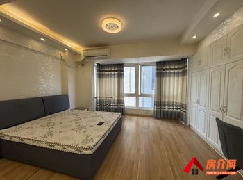 高港大华锦绣国际广场公寓，1室1厅房子出租(整租)，租金每月1500元