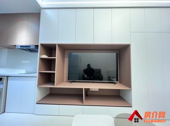 成都锦江华熙LIVE528商住楼 1室1厅房子出租(整租)，租金每月1450元