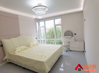 兴安盟乌兰浩特书香美地,3室1厅房子出租(整租)，租金每月1500元