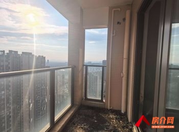 龙光玖龙府小区房屋出售，金湾龙光玖龙府，3室2厅，报价：150万元