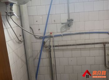 东坡卫视巷45号小区，5室3厅房子出租(合租)，租金每月350元