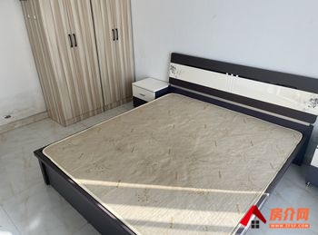 卧龙美丽之都，3室1厅房子出租(合租)，租金每月350元