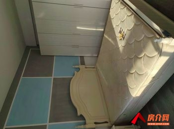 （金成小区(三期)小区房屋出租）苏州张家港金成小区(三期),3室2厅房子出租(合租)，租金每月1060元