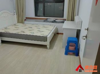 苏州高新区南山楠 4室1厅房子出租(合租)，租金每月900元