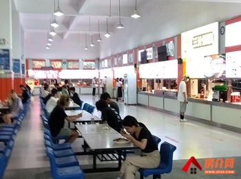 贵阳花溪花溪大学城32m²商铺出租，参考报价：3100元/月