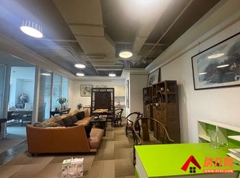 长富金茂中心 >348.36m²写字楼出售，参考报价：1323.77万元