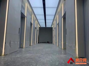 深圳K立方广场 >840m²写字楼出售，参考报价：1008万元
