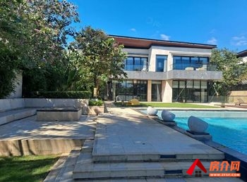三亚吉阳商品街750m²商铺出售，参考报价：2999万元