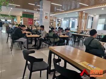 武汉沌口开发区江汉大学30m²商铺出租，参考报价：2000元/月