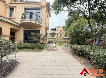 碧桂园凤凰首府小区房屋出售，江阳碧桂园凤凰首府，6室2厅，报价：258万元
