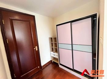 新世界珑璟小区房屋出租，观山湖新世界珑璟，1室1厅房子出租(合租)，欢迎联系