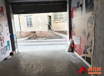 鱼峰荣军15m²商铺出租，参考报价：500元/月