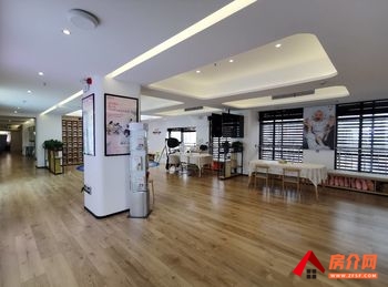 岳阳华城国际475m²写字楼出租，参考报价：面议