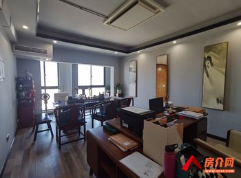 新天地200m²写字楼出租，参考报价：3800元/月