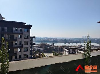 岳阳岳阳楼裕泰翰林华府,4室2厅二手房出售,报价：182万元