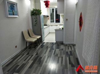 丹龙首府小区房屋出售，红山丹龙首府，2室2厅，报价：68万元