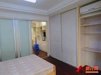 路桥秀水铭苑(二期)，1室1厅房子出租(整租)，租金每月1300元