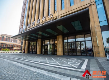 鲁能国际中心 >2000m²写字楼出租，参考报价：面议
