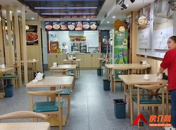 昌吉市亚中商城90m²商铺转让，参考报价：面议