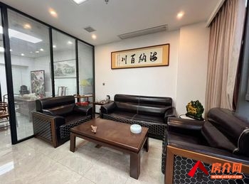 章贡八一四大道100m²商铺出租，参考报价：4200元/月